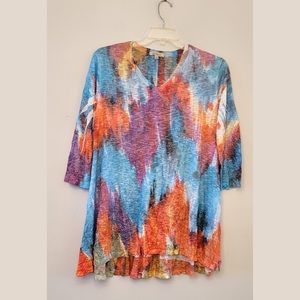 Jess& Jane gently worn colorful top size small